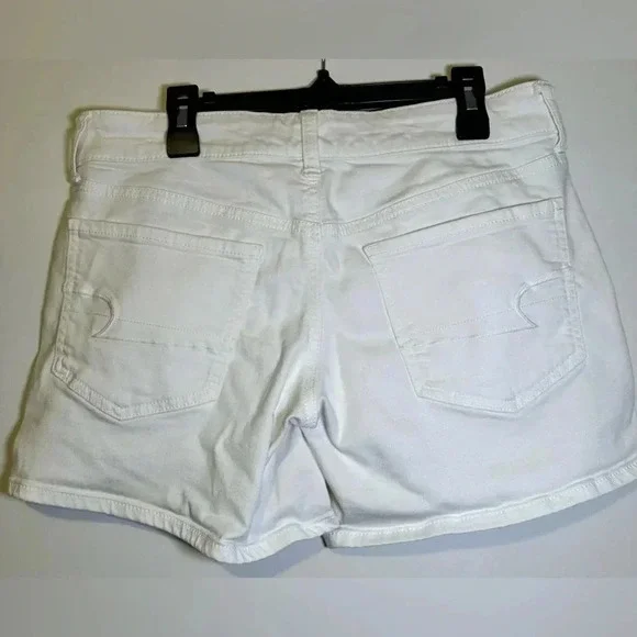 American Eagle white midi super stretch shorts size 6 - Picture 2 of 10